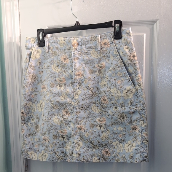 LOFT Light Blue Floral Mini Skirt - Picture 1 of 8